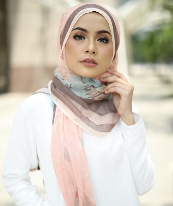woman wearing trendy hijab
